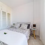 Apartment With Spectacular Sea Views