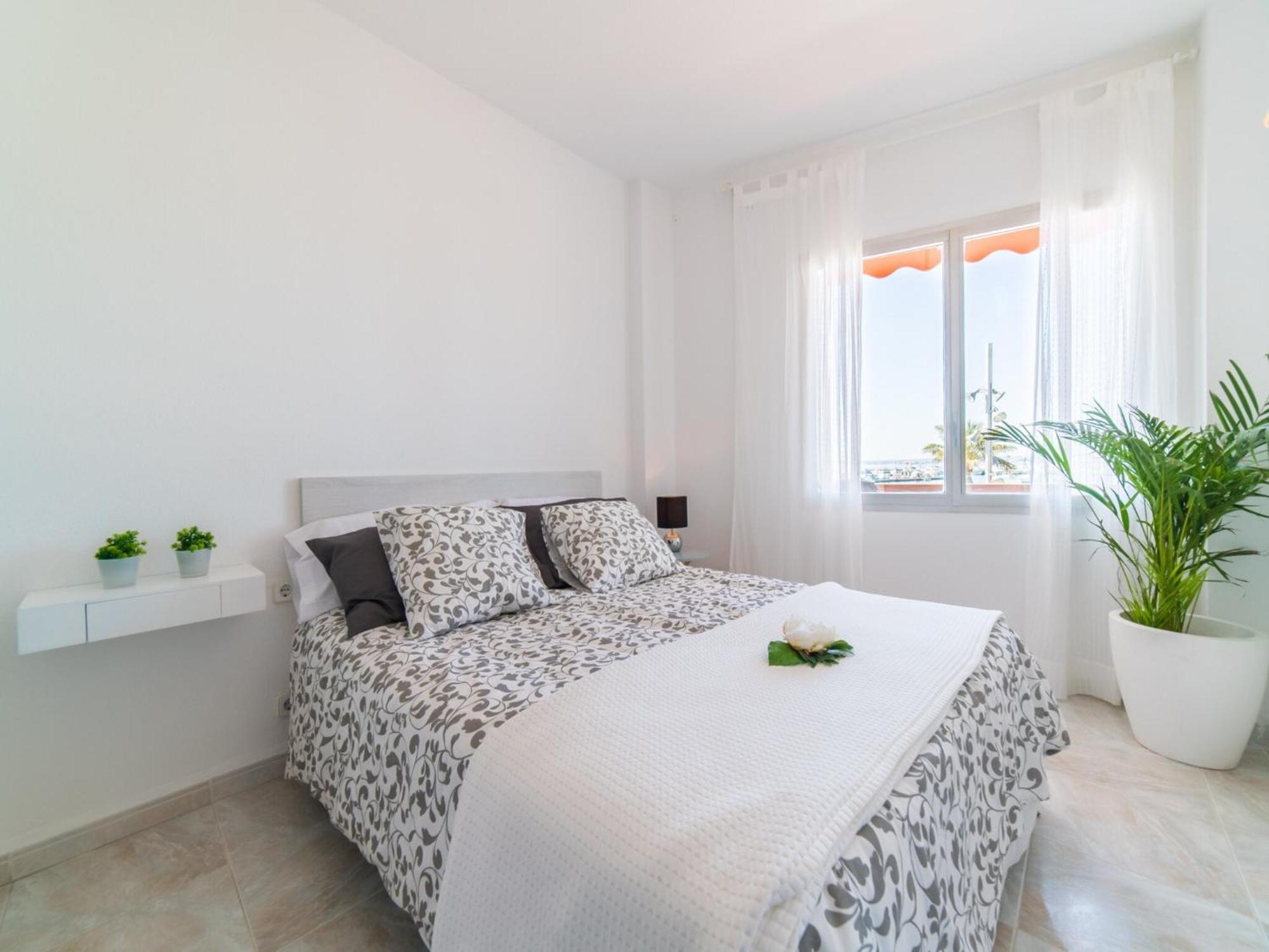 Apartment With Spectacular Sea Views *